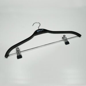 PERCHA GARY´S NEGRA CON PINZAS